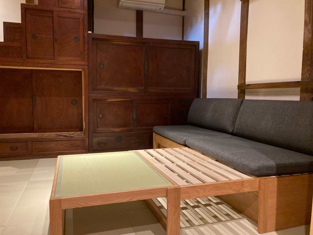 和室椅子テーブル_旅館家具_ソファベッド_くつろぎ-ソファベッド2-背板-NT色_八木研_ヤギケン_yagiken