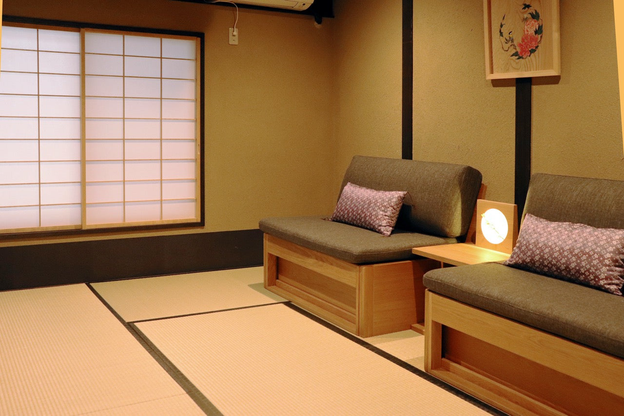 和室椅子テーブル_旅館家具_ソファベッド_くつろぎ-ソファベッド2-背板-NT色_八木研_ヤギケン_yagiken