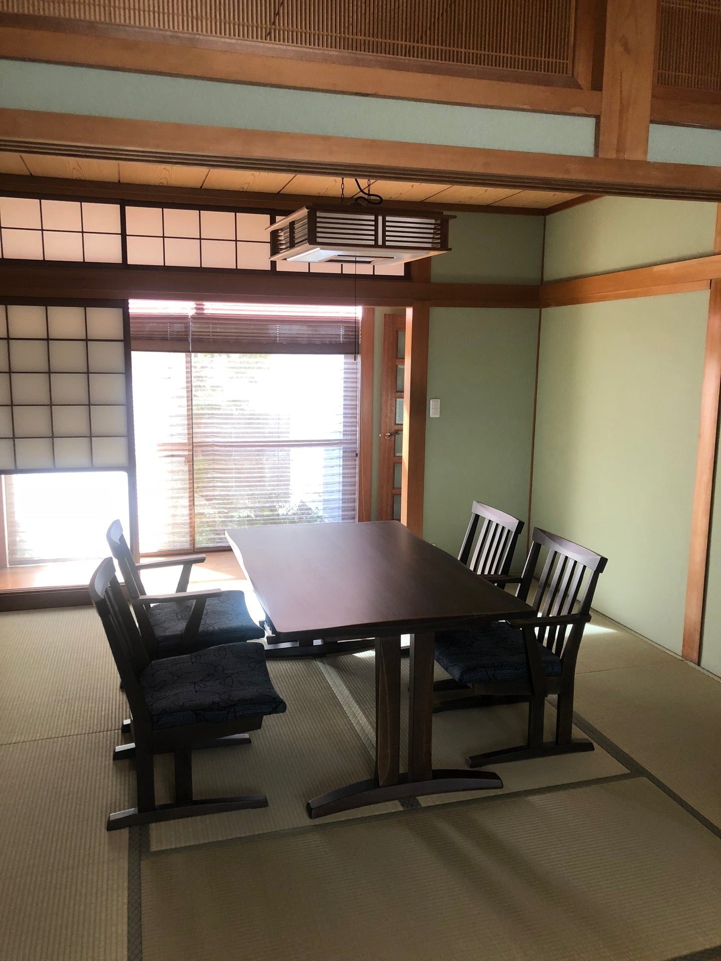 和室椅子テーブル_旅館家具_サイドチェア, ダイニングチェア, チェア_たのし-サイドチェアH-DB色テール83_八木研_ヤギケン_yagiken