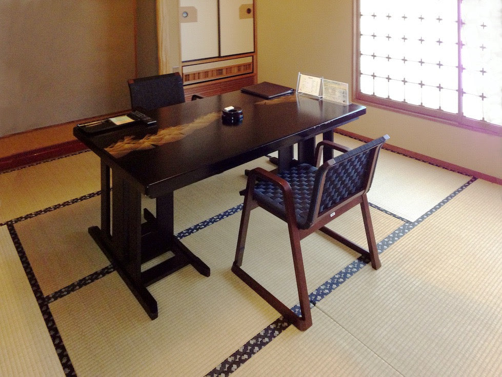 和室椅子テーブル_旅館家具_アームチェア, ダイニングチェア, チェア_飛鳥チェア3-400-ブラック_八木研_ヤギケン_yagiken