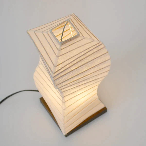 和紙テーブルライト 和紙照明テーブル 日本の和紙ライト 和風テーブルライト 手作り和紙照明 薄紙テーブルライト モダン和紙ライト 和紙ライトデザイン 伝統的な和紙照明 和風照明テーブルライト エッジ B-28 揉み紙 白熱電球25W付属