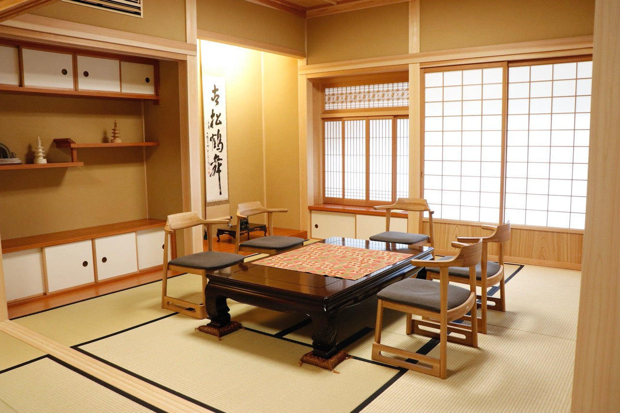 和室椅子テーブル_旅館家具_アームチェア, ダイニングチェア, チェア_くつろぎ-チェア3-walnut-H_八木研_ヤギケン_yagiken