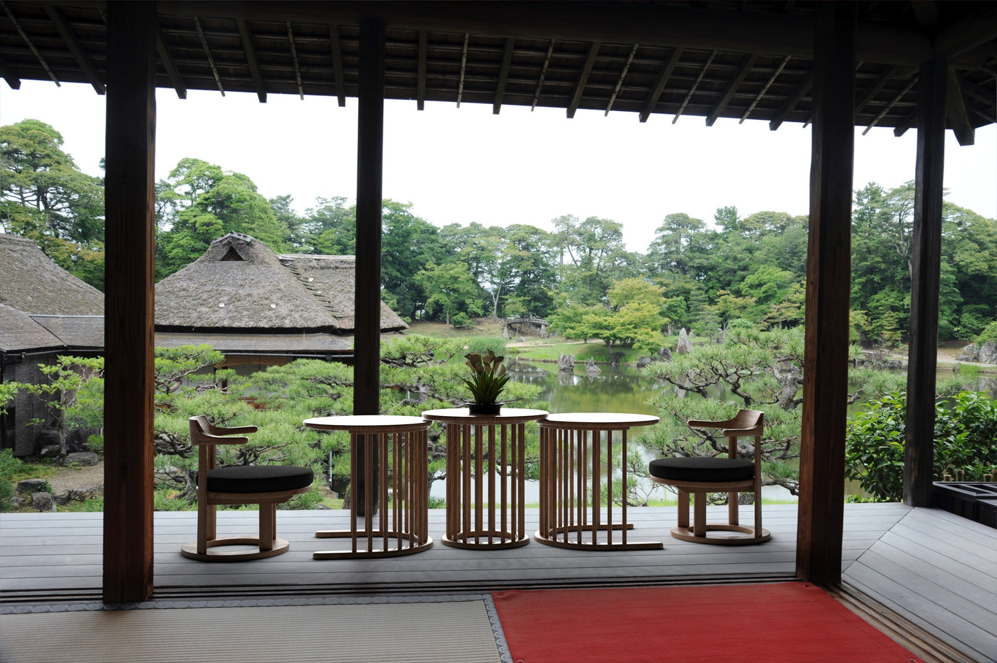 和室椅子テーブル_旅館家具_1人用テーブル, サイドテーブル, ソファテーブル, ソファベッド, テーブル, テーブル幅60cm, テーブル高さ50cm, ナイトテーブル, ホテルテーブル, ラウンジテーブル, ラウンドテーブル, ローテーブル, 丸テーブル, 低いテーブル, 和室テーブル, 宴会場, 広縁, 旅館テーブル_まどか-花弁テーブルH-NT色_八木研_ヤギケン_yagiken