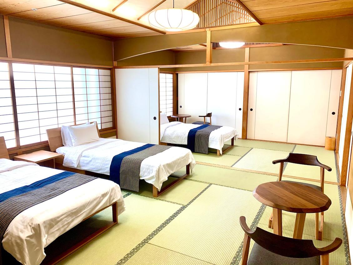 和室椅子テーブル_旅館家具_2人用テーブル, テーブル, ラウンドテーブル_くつろぎ-ラウンドテーブル60-H_八木研_ヤギケン_yagiken