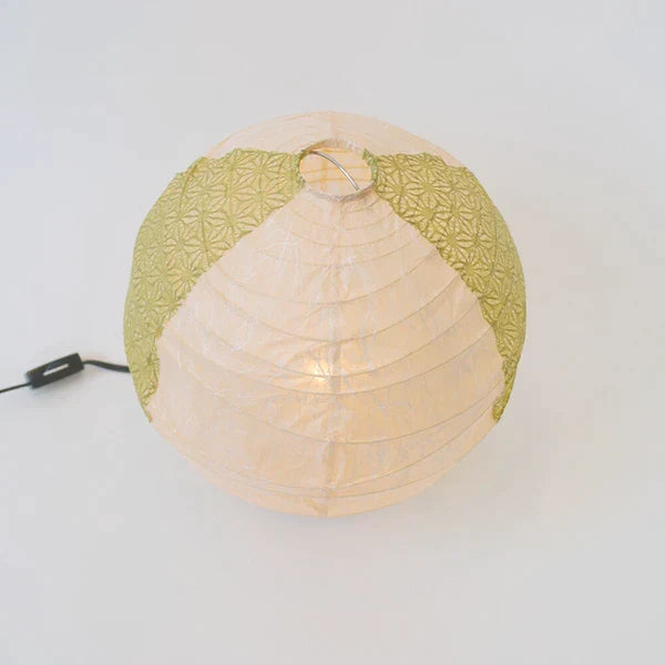 和紙テーブルライト 和紙照明テーブル 日本の和紙ライト 和風テーブルライト 手作り和紙照明 薄紙テーブルライト モダン和紙ライト 和紙ライトデザイン 伝統的な和紙照明 和風照明テーブルライト グローブ B-25 雲龍ベージュ×麻葉萌葱（2面） 白熱電球25W付属