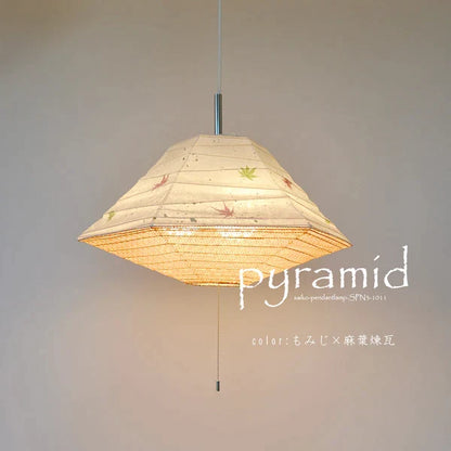 和紙ペンダントライト-和紙照明ペンダント-日本の和紙ランプ-和風ペンダントライト-手作り和紙照明-薄紙ペンダントライト-モダン和紙照明-和紙照明デザイン-伝統的な和紙照明-8畳用照明-和風照明3灯ペンダントライト-ピラミッド-spn3-1011-もみじ-麻葉煉瓦-電球別売