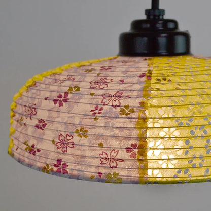 和紙ペンダントライト-和紙照明ペンダント-日本の和紙ランプ-和風ペンダントライト-手作り和紙照明-薄紙ペンダントライト-モダン和紙照明-和紙照明デザイン-伝統的な和紙照明-小さな空間-1灯ペンダントライト-和風照明1灯レトロペンダント インヴェント SDPN-244C 灯花パープル×小梅イエロー 電球別売