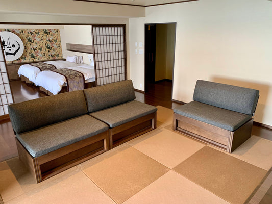 和室椅子テーブル_旅館家具_ソファベッド_くつろぎ-ソファベッド2-背板-DB色_八木研_ヤギケン_yagiken